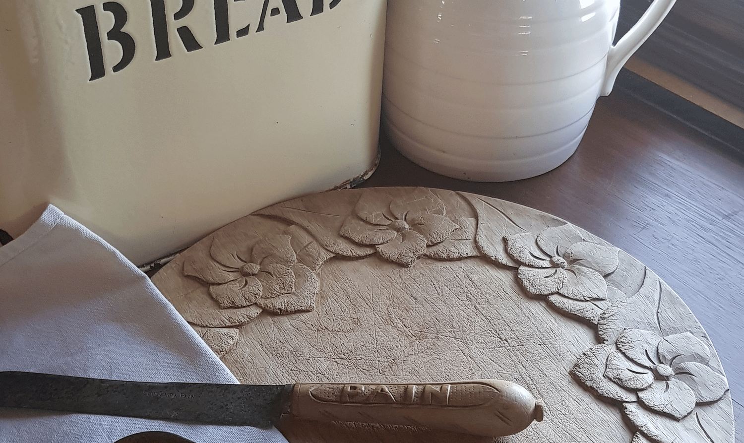 carved english treen wooden breadboard antique vintage kitchenalia