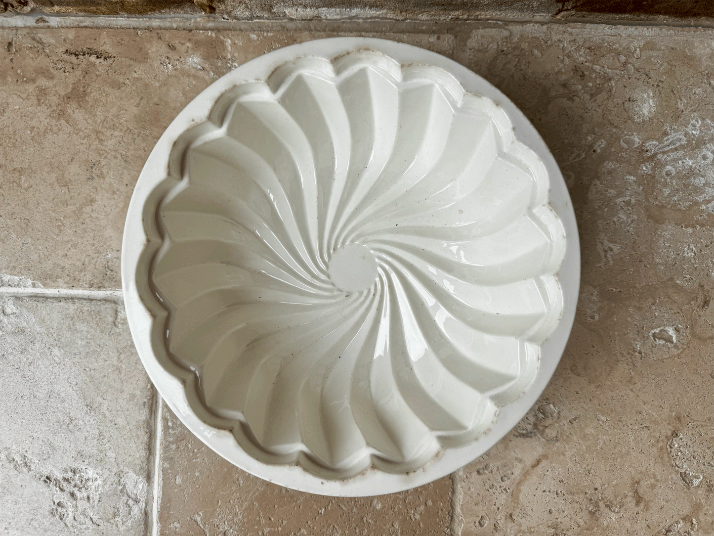 antique plain white ironstone extra large fluted bundt style cake mould