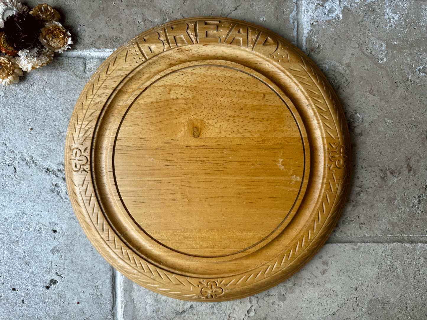 vintage carved english wooden treen breadboard bread motto