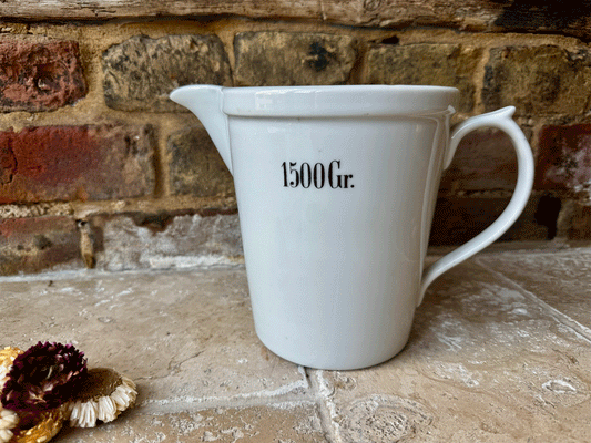 atique 1920s extra large plain white ironstone measuring jug 1500 gr black typography