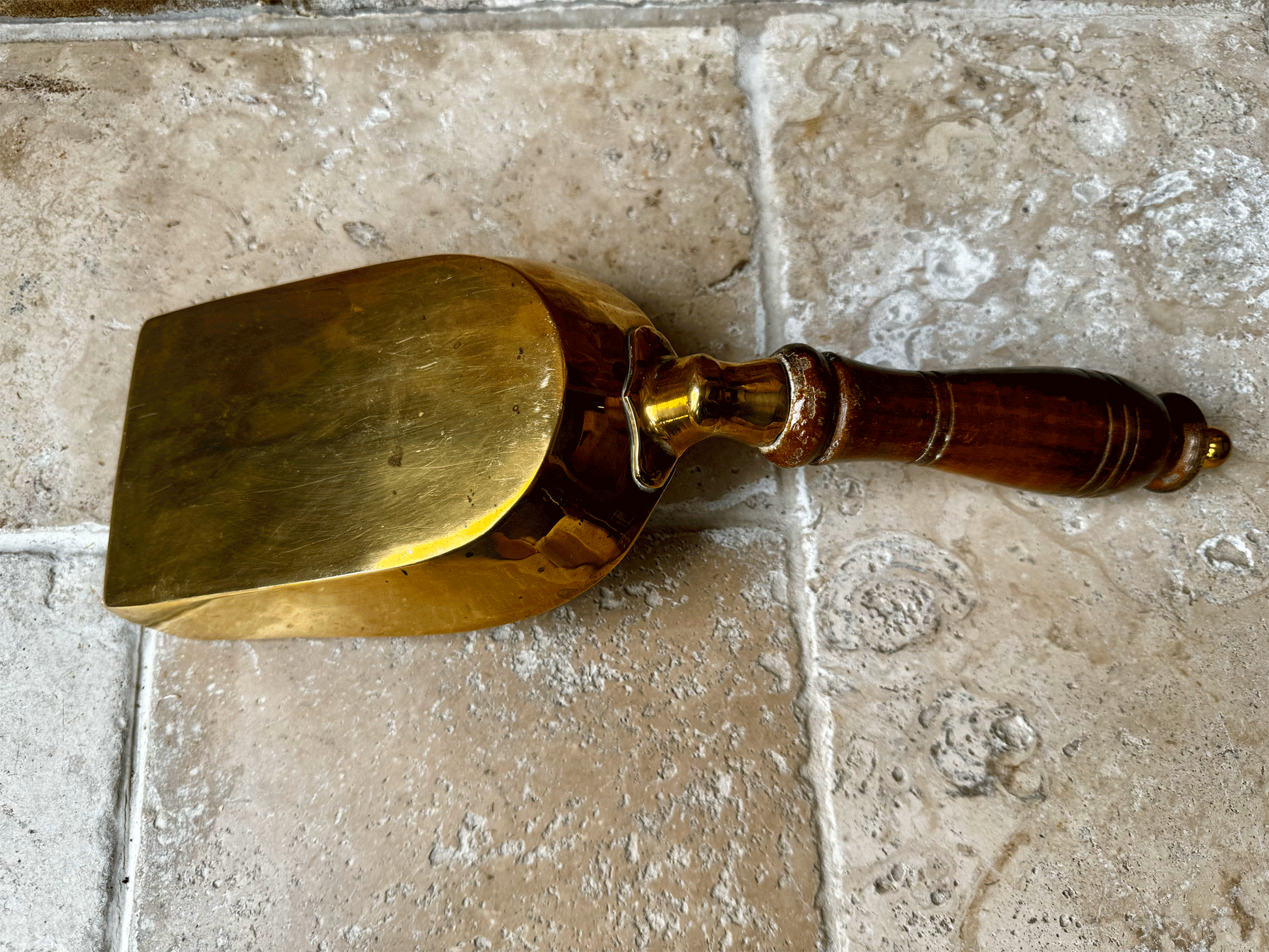 antique earlt 20th century brass shop shopkeeper scoop turned mahogany handle