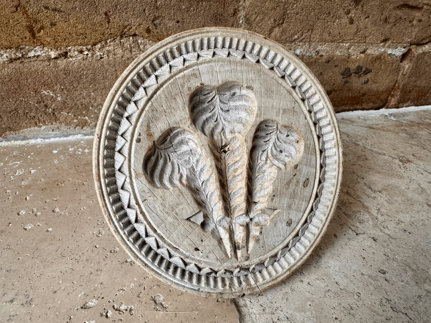 large antique victorian rare scarce carved treen wooden butter stamp fleur de lys prince wales feathers royal memorabilia