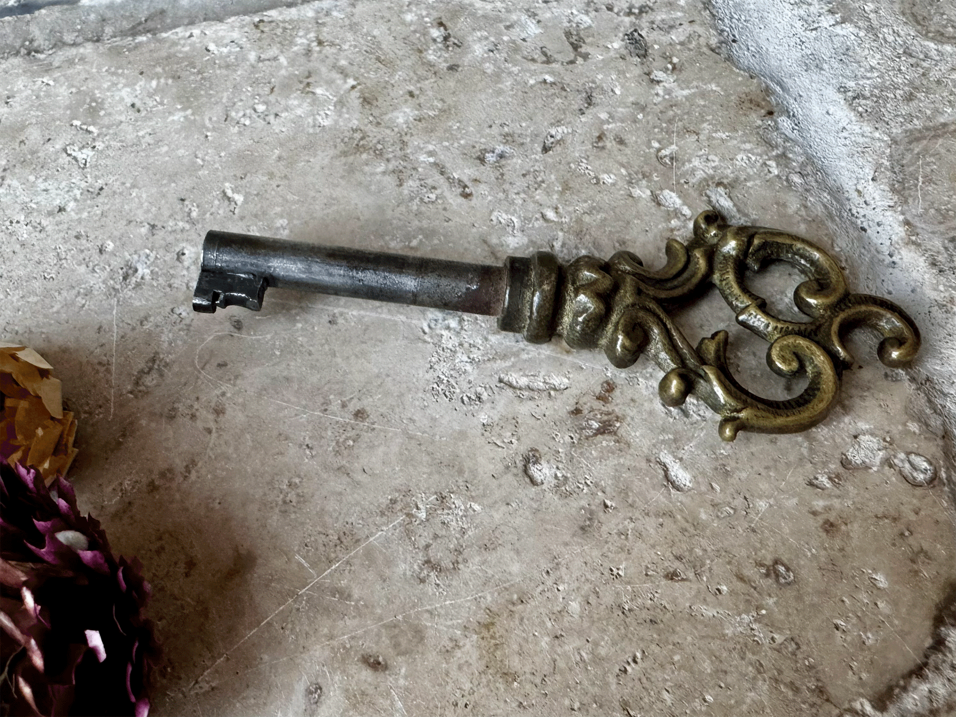 antique french decorative baroque style brass vintage skeleton key