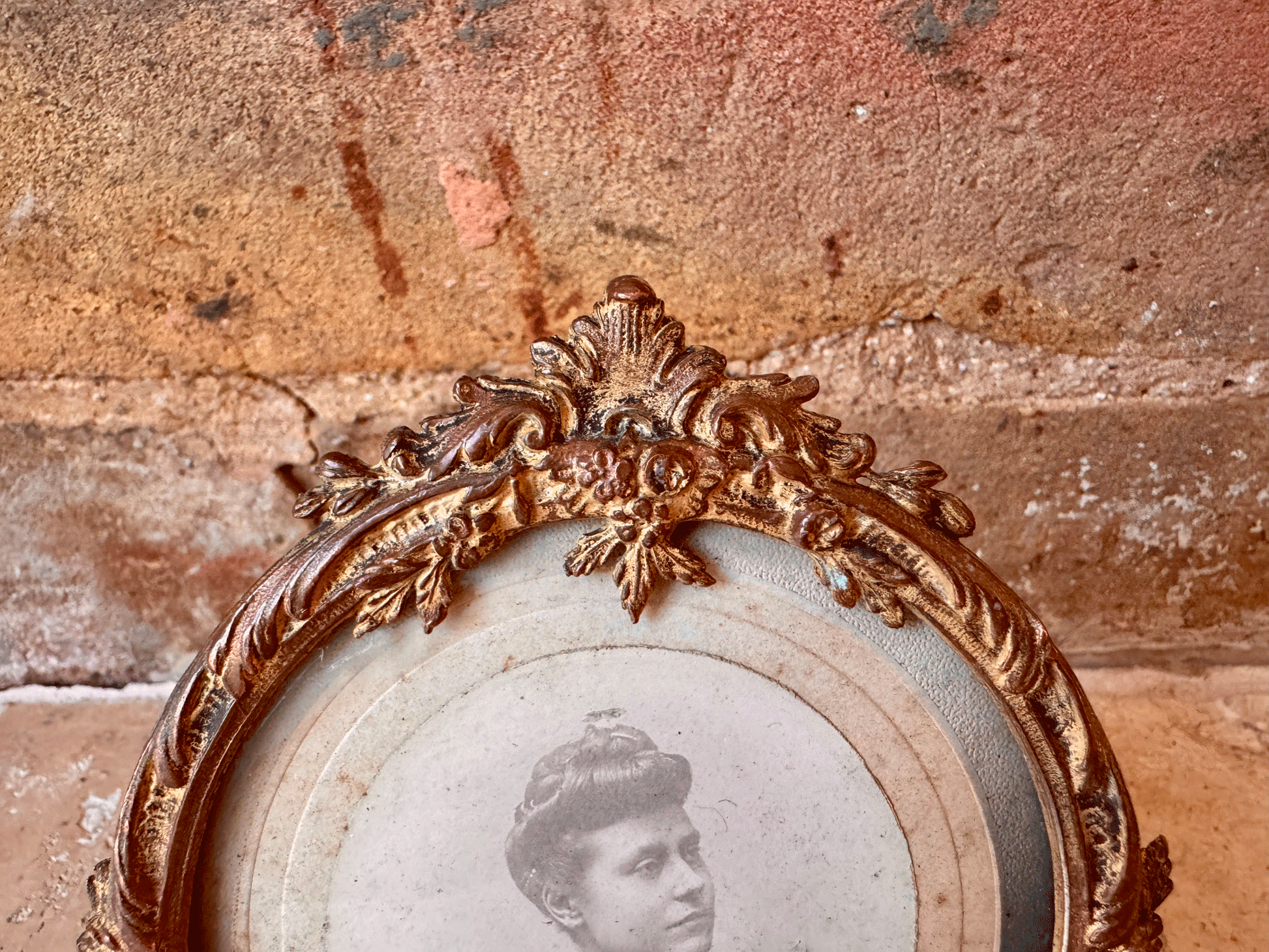antique french photo picture frame brass ormolu decorative swag banner border