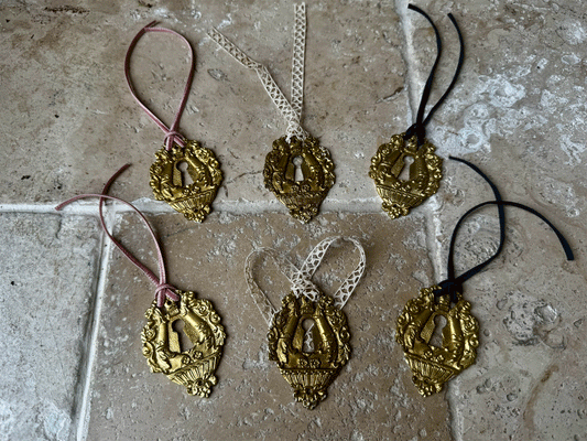 antique rench ormolu brass chateau escutcheon decoration vintage english ribbon lace