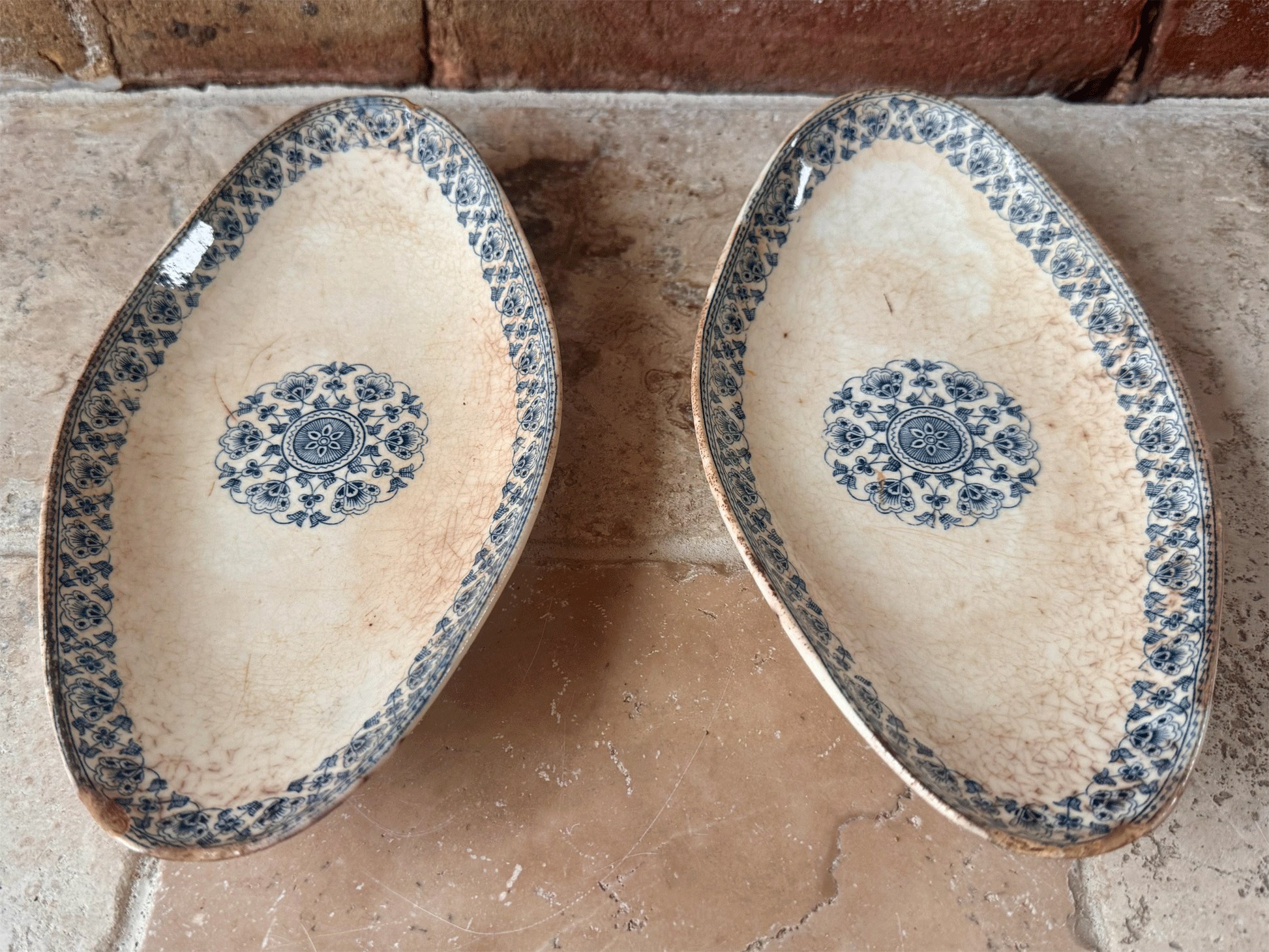 antique chippy timeworn blue transferware ironstone terre de fer ravier plate gien mangalore