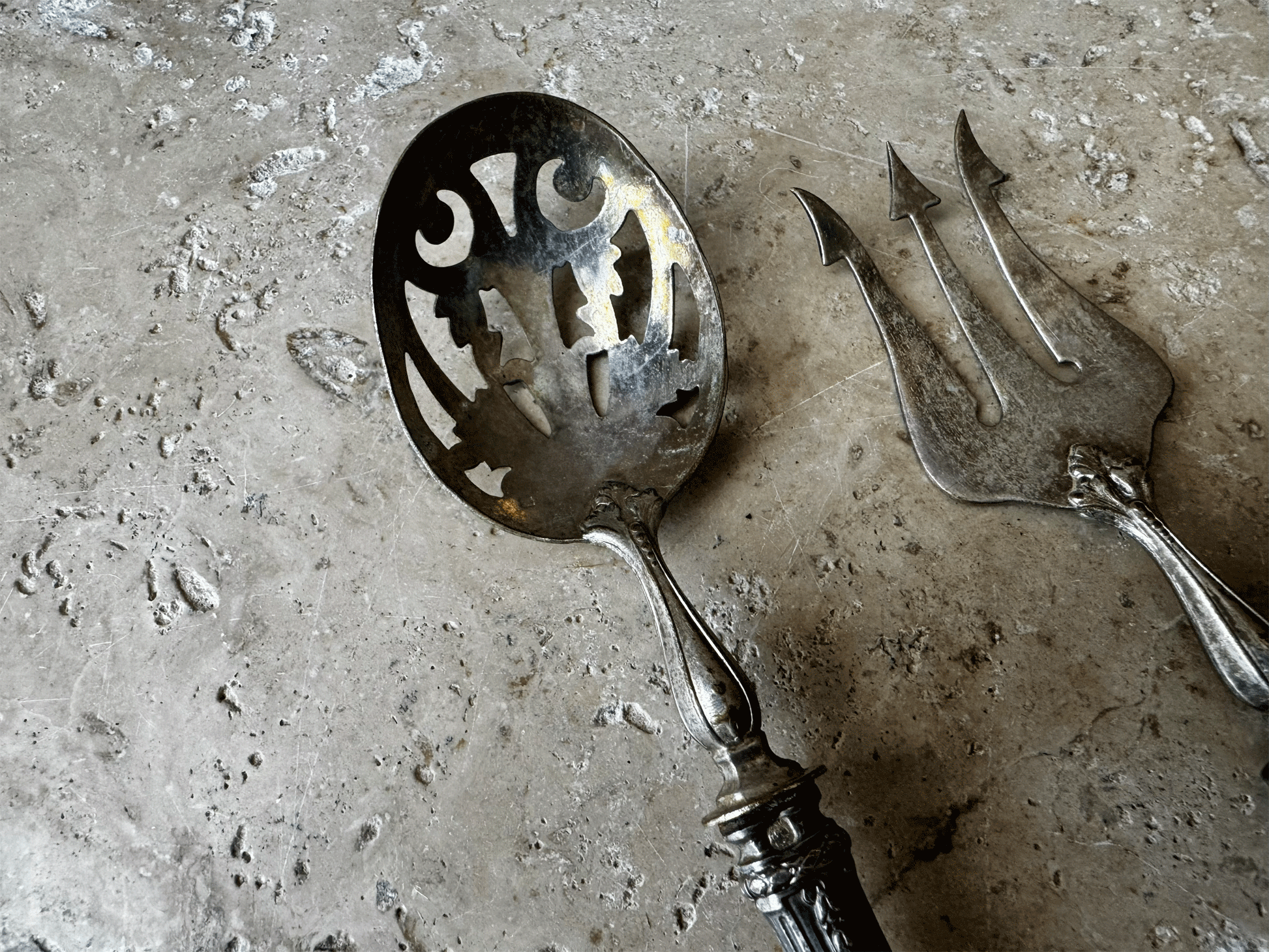 antique french silver plated cutlery set sugar spoon shovel pickle fork ornate decoration