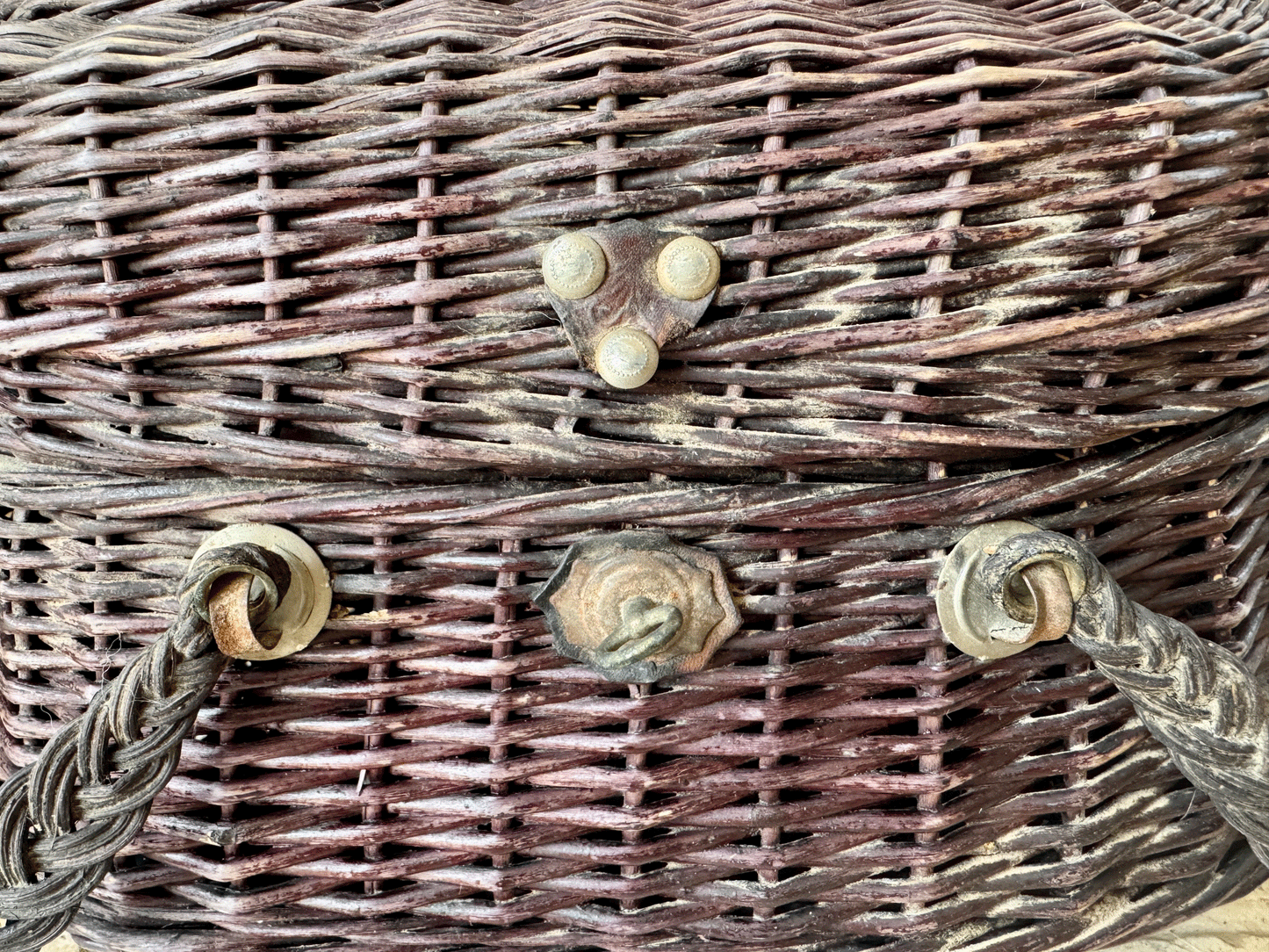 rustic antique french 19th century bressan shopping market fishing creel wicker basket