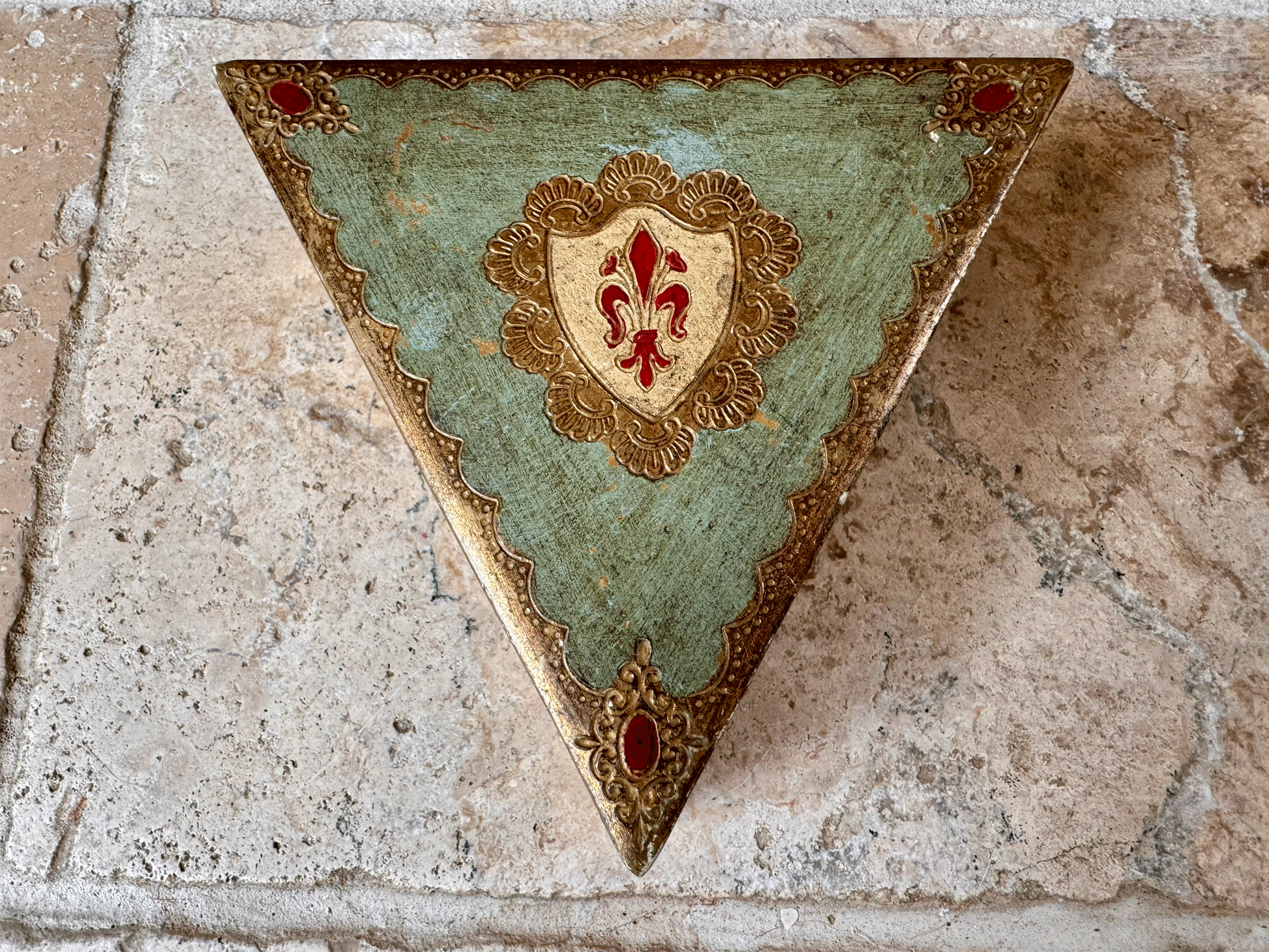 rare antique italian triangle triangular shaped florentine box jewellery trinketsteal red gilded gilt gold