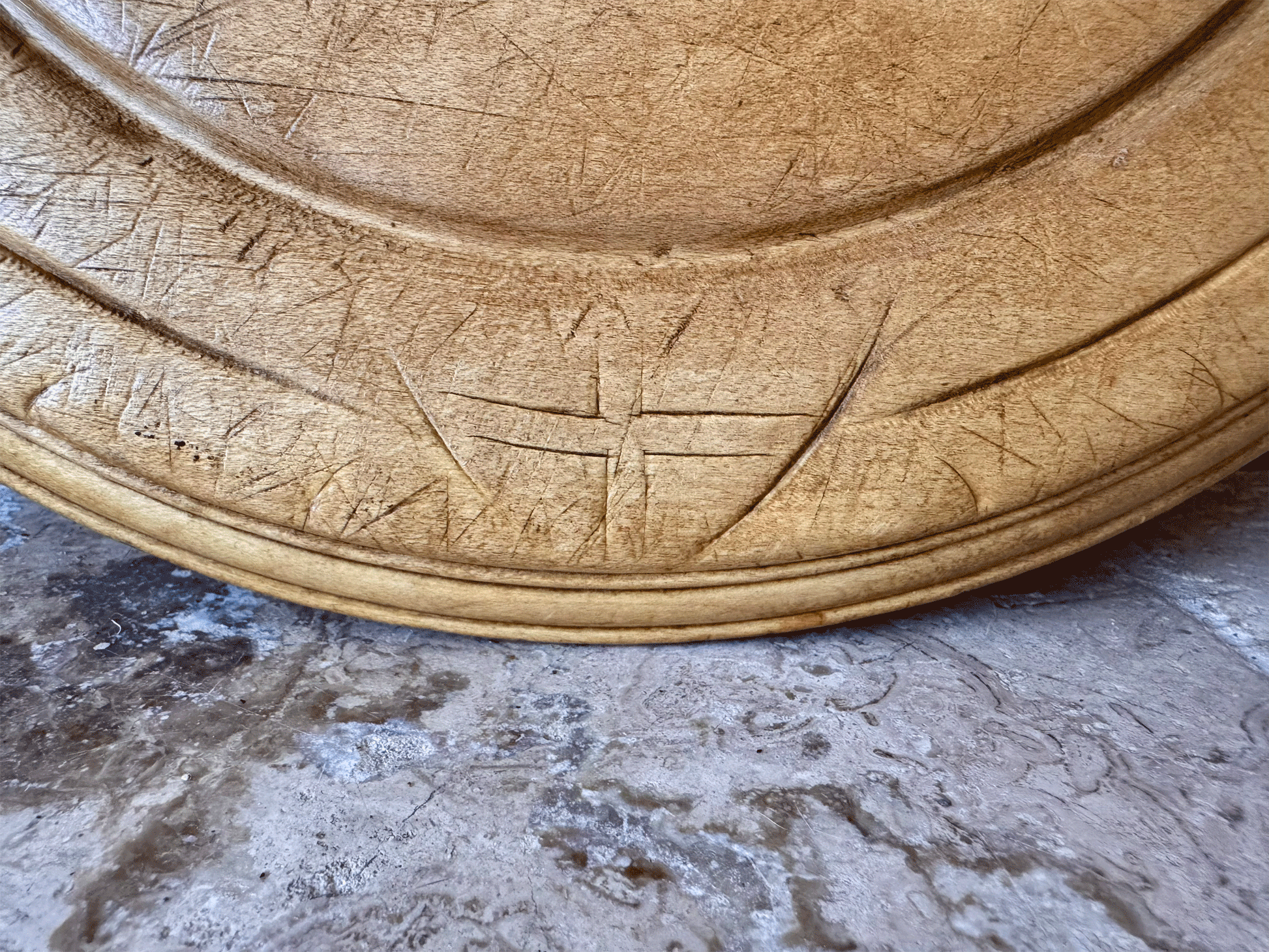 antique victorian rustic timeworn carved english treen wooden breadboard st george cross