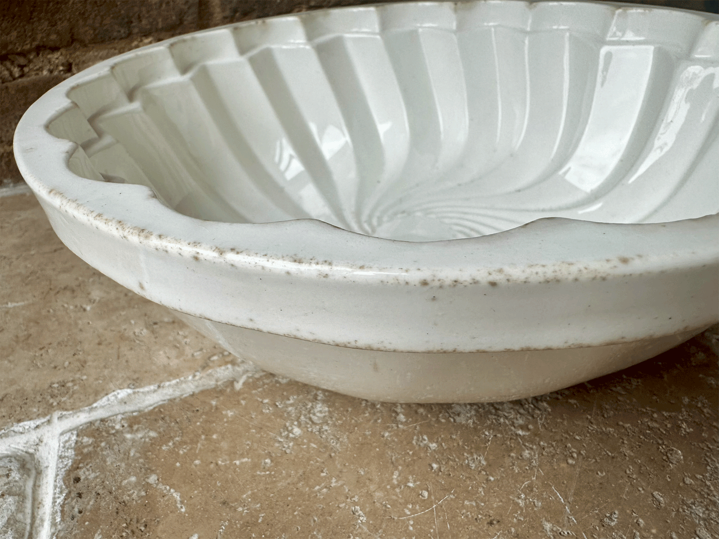 antique plain white ironstone extra large fluted bundt style cake mould