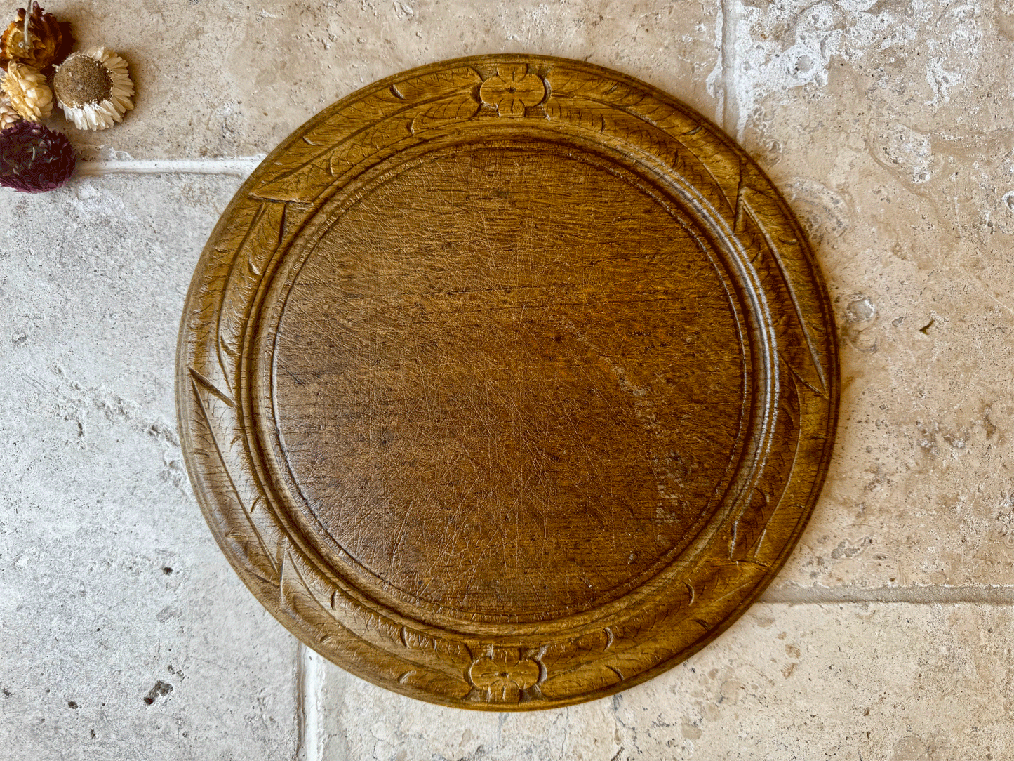 antique carved english woden treen breadboard rosettes leaves foliage