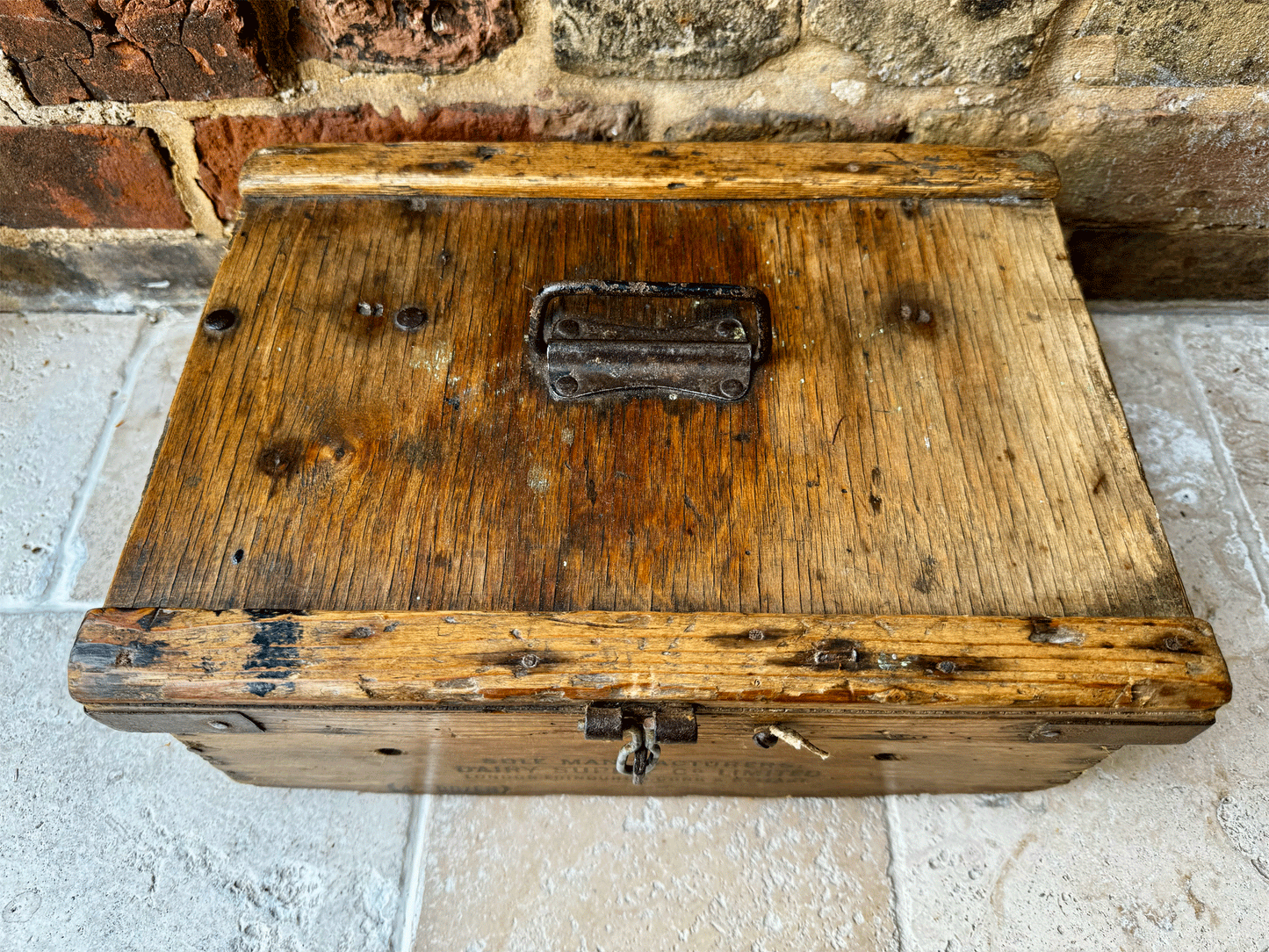 rare antique english dairy supply co limited wooden aerolite egg carrier travelling egg box