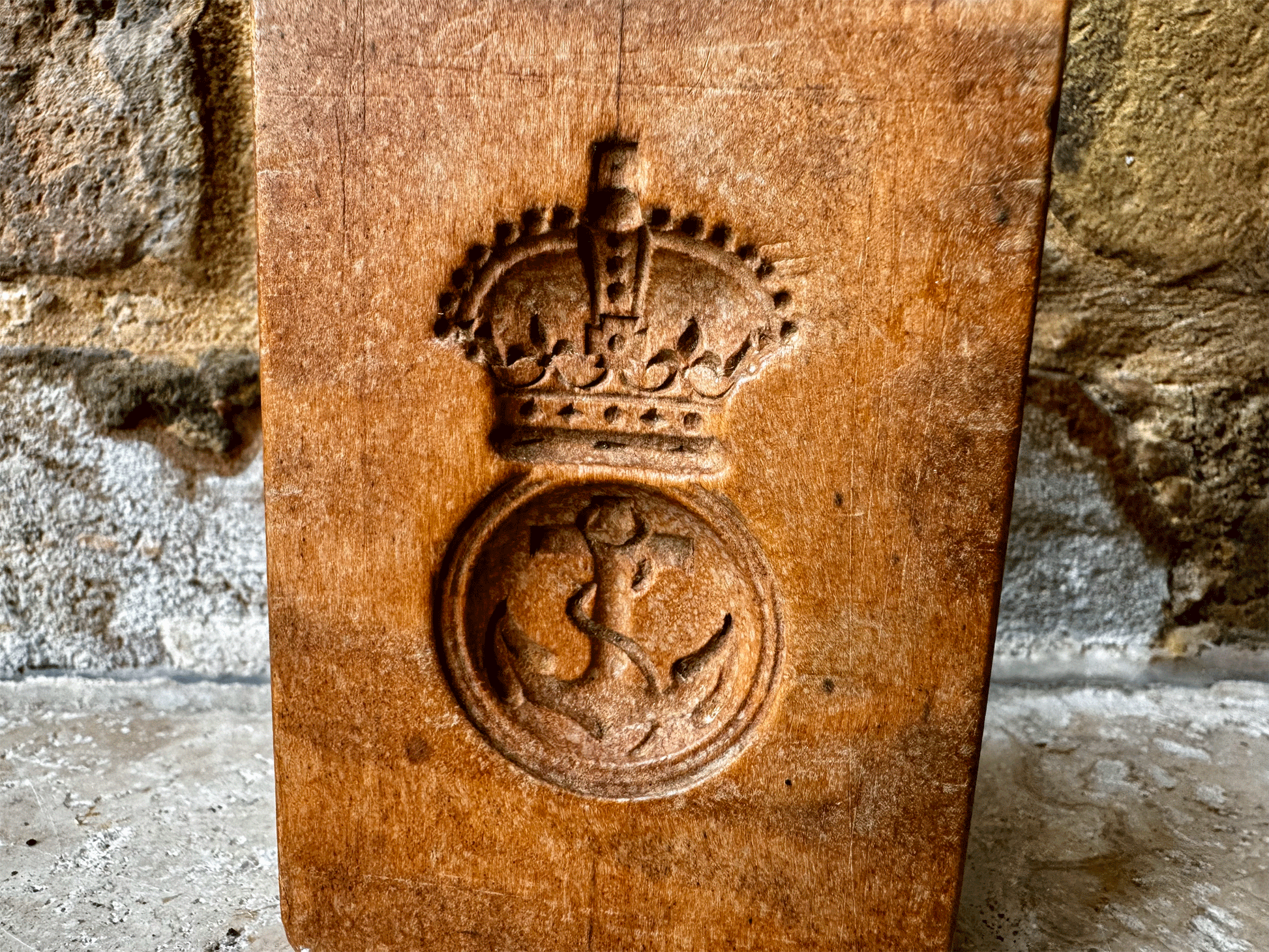 antique english treen wooden butter icing sugar mould royal crown