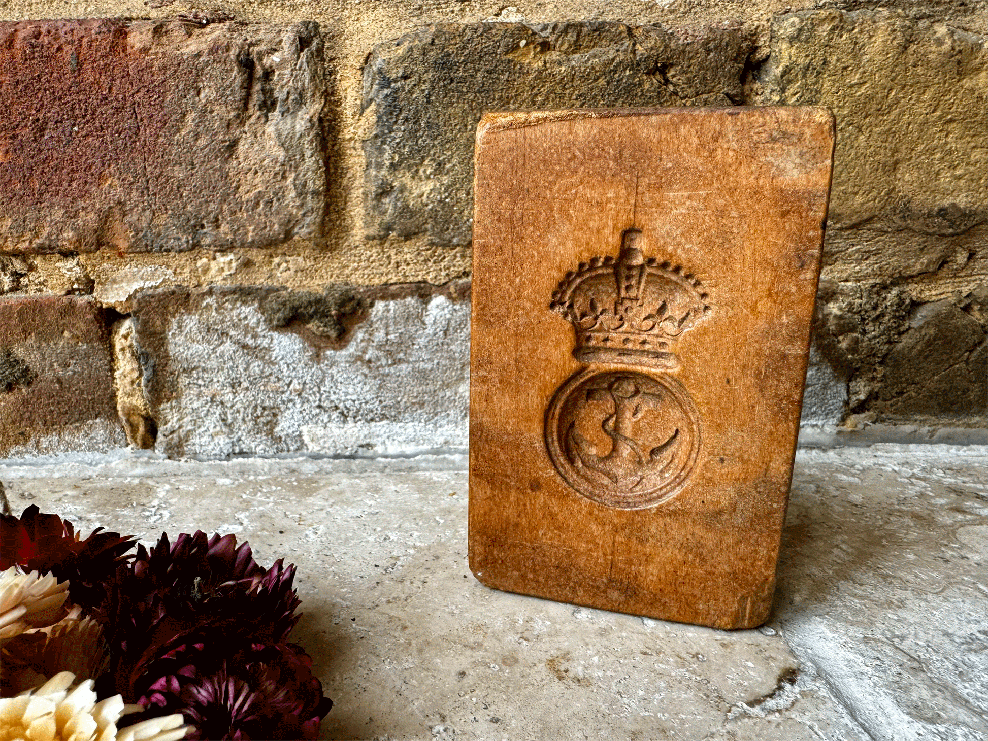 antique english treen wooden butter icing sugar mould royal crown