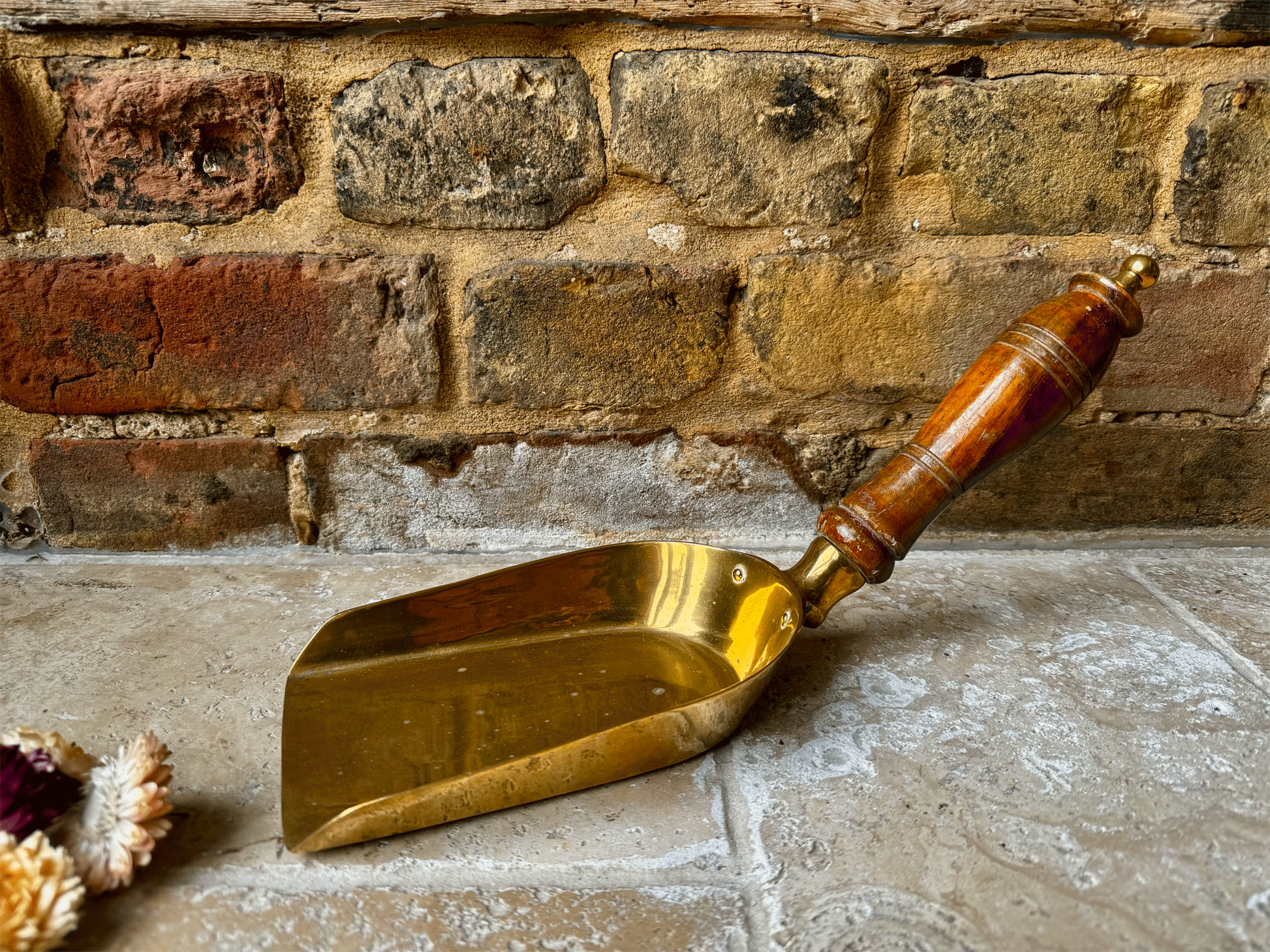 antique earlt 20th century brass shop shopkeeper scoop turned mahogany handle