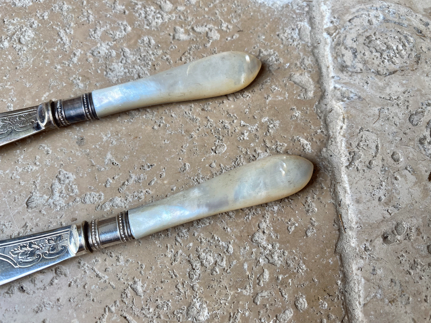 antique english early 20th century butter knife mother pearl handle