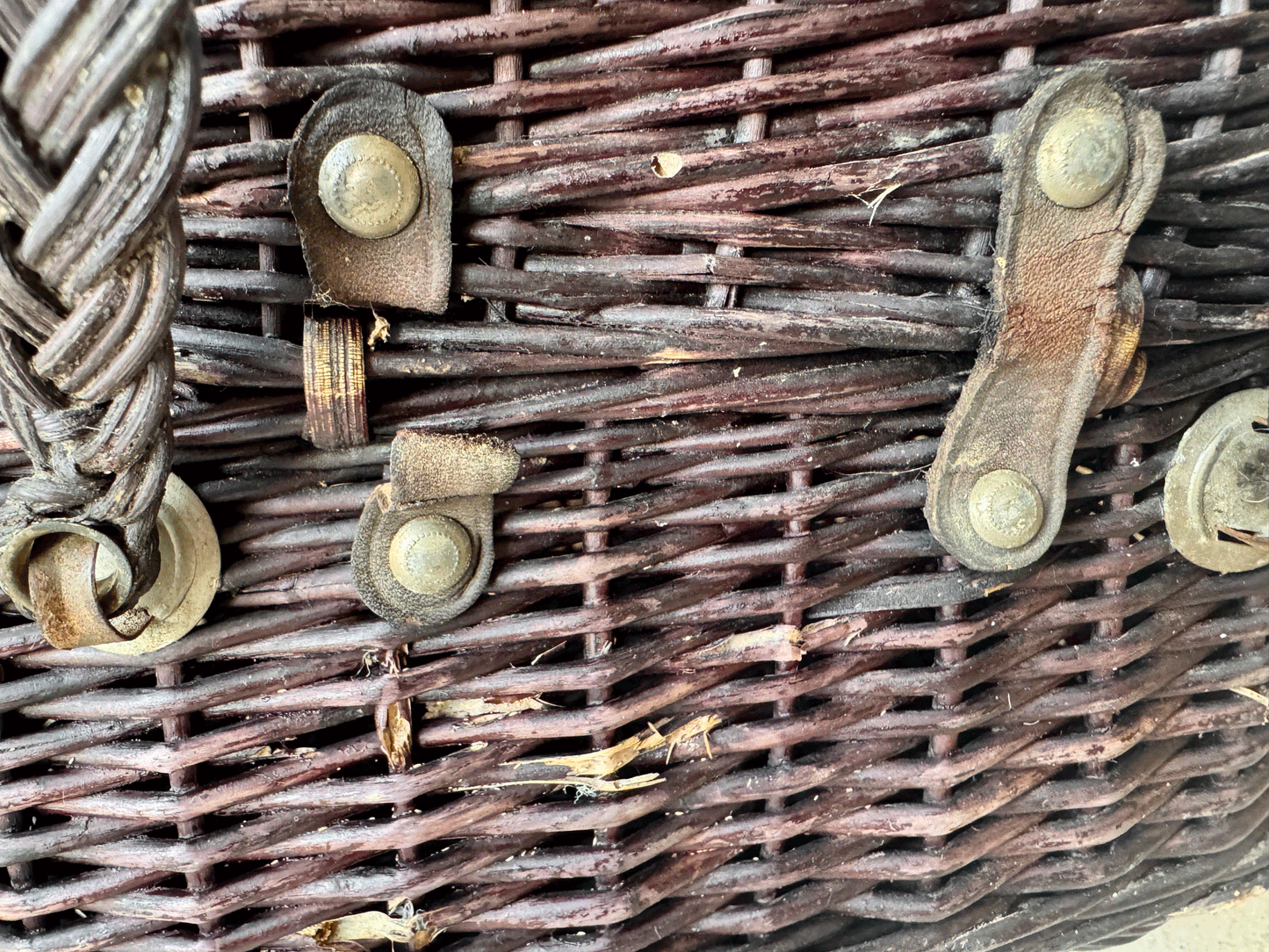 rustic antique french 19th century bressan shopping market fishing creel wicker basket