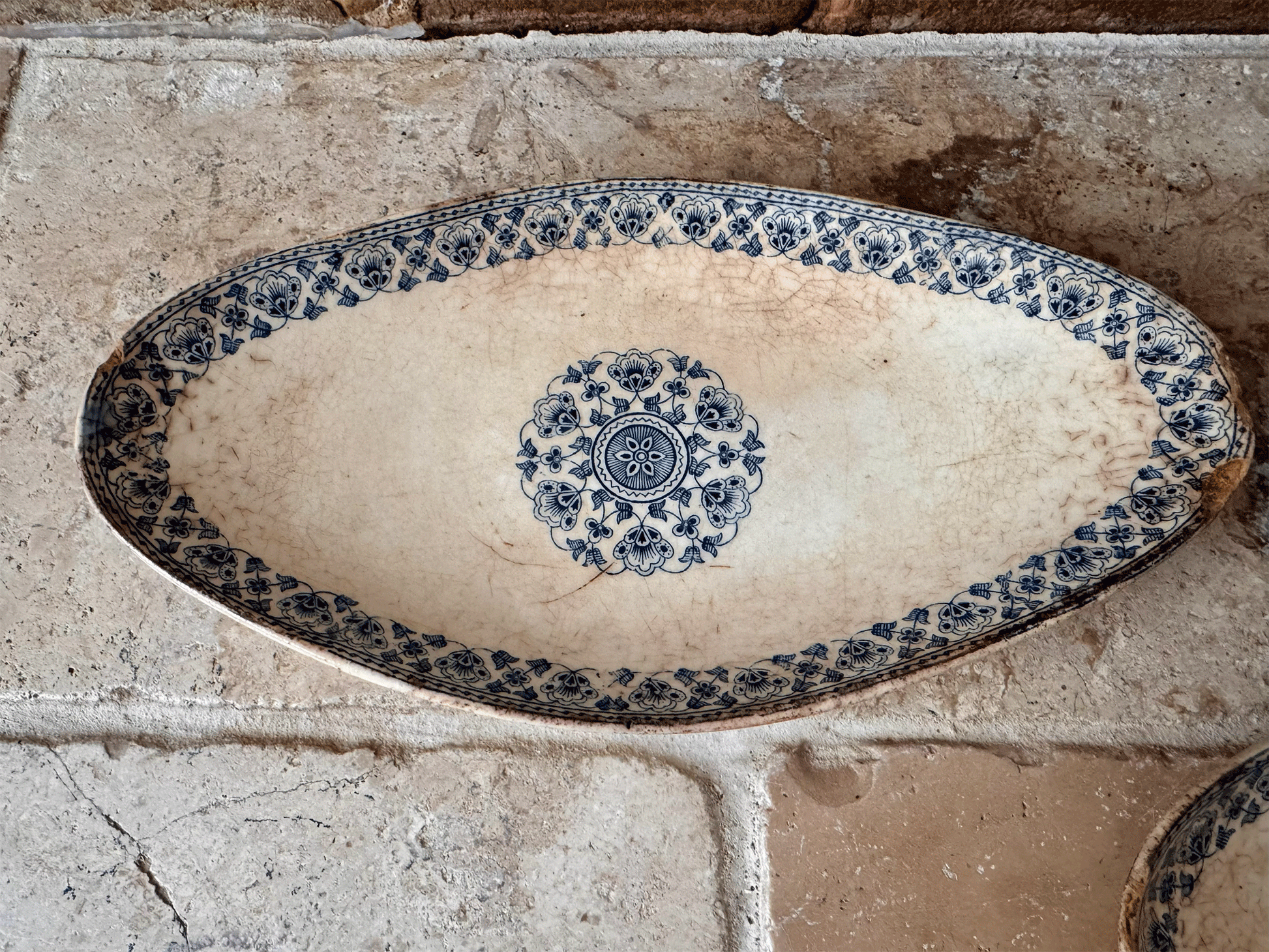 antique chippy timeworn blue transferware ironstone terre de fer ravier plate gien mangalore