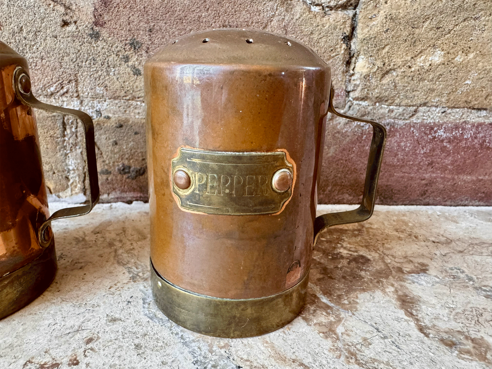 vntage english set copper brass salt pepper shakers kitchenalia