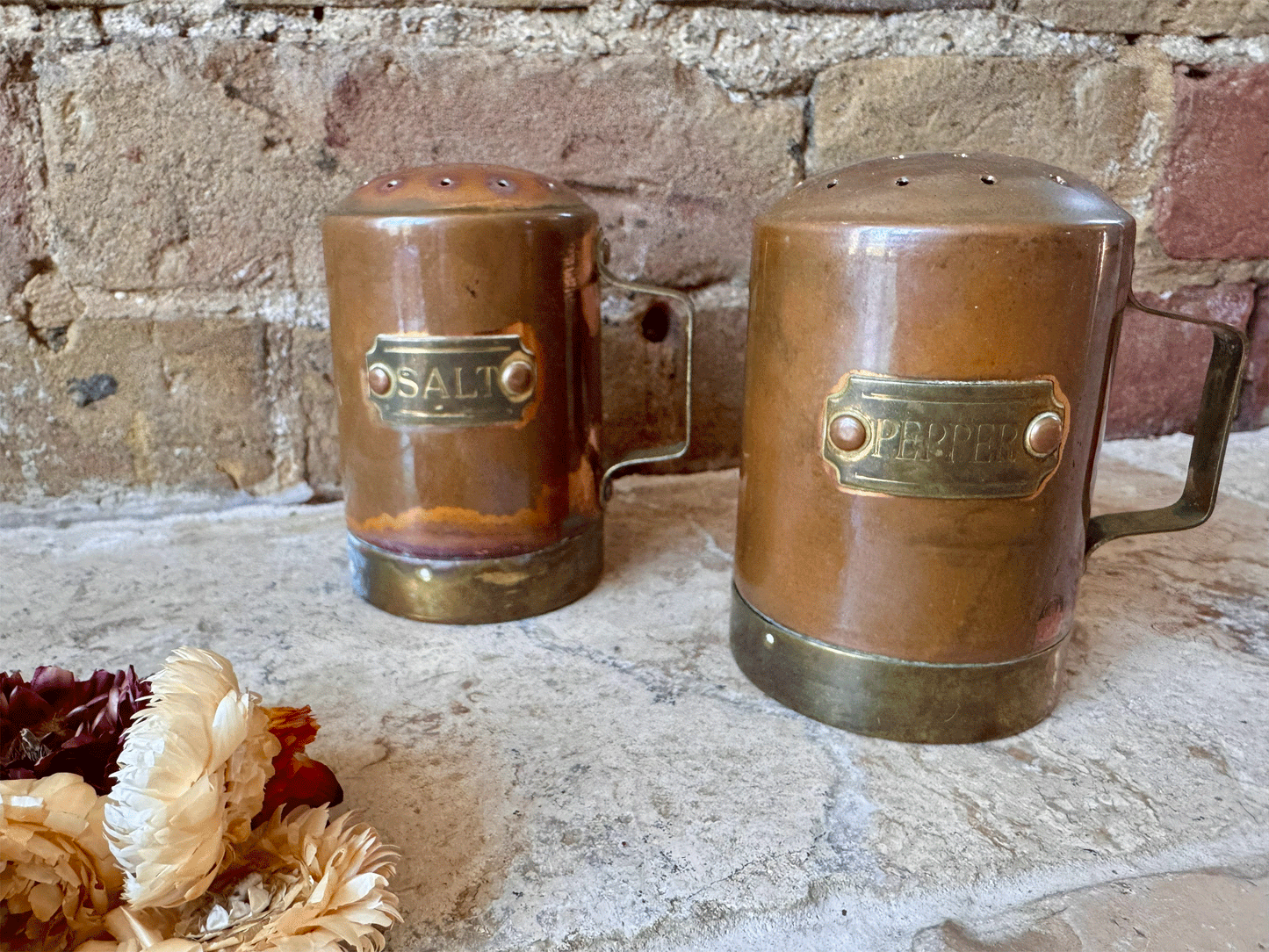 vntage english set copper brass salt pepper shakers kitchenalia